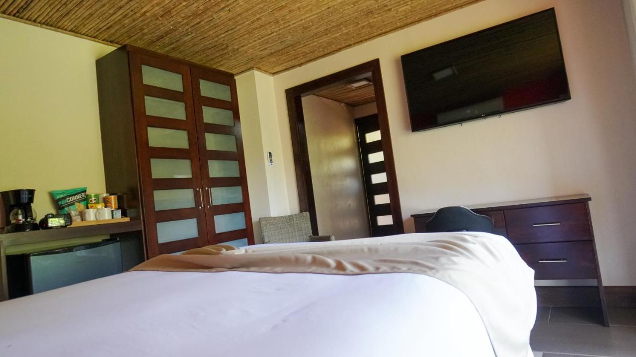 Hotel Poza Blanca Lodge San Mateo Eksteriør bilde
